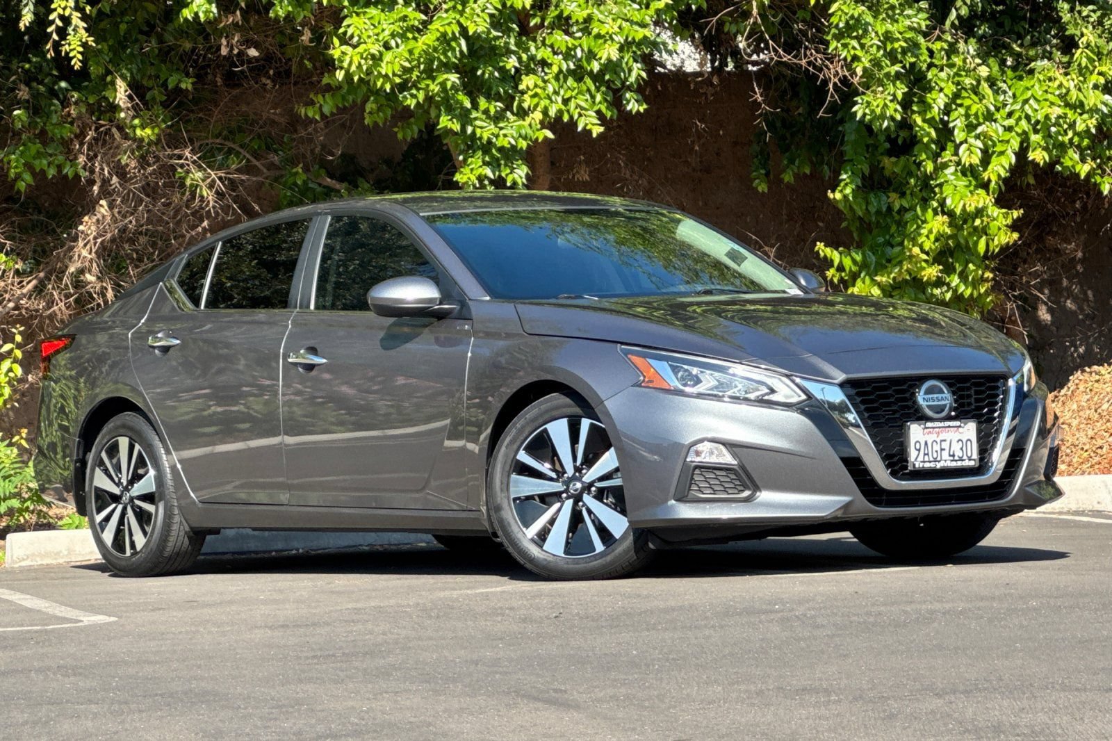 Used 2022 Nissan Altima 2.5 SV FWD image 2