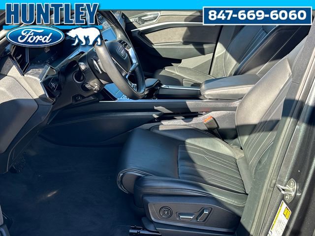 Used 2019 Audi e-tron Prestige w/ Prestige Package image 24