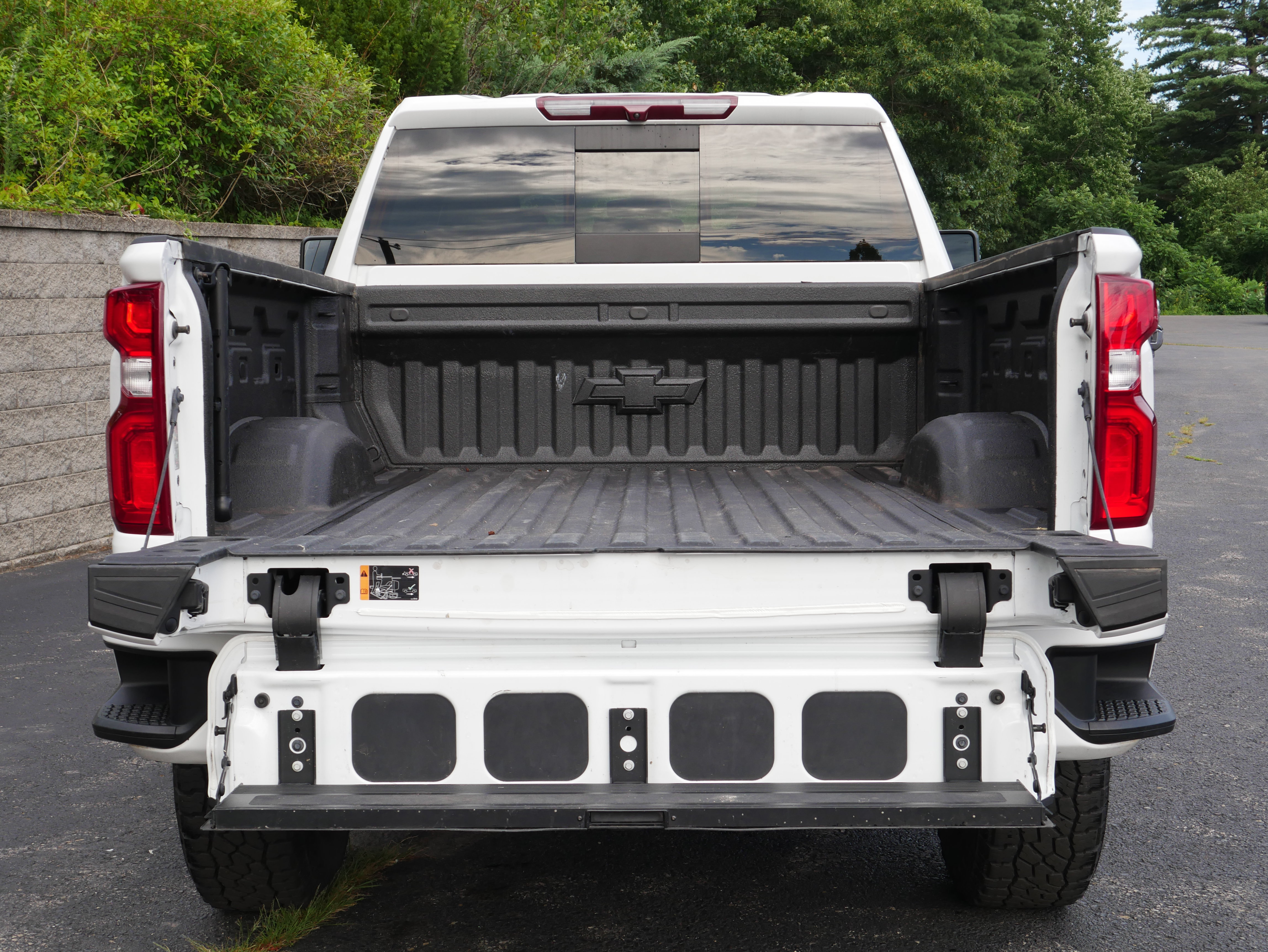 Certified 2023 Chevrolet Silverado 2500 LTZ w/ LTZ Plus Package AWD/4WD image 7