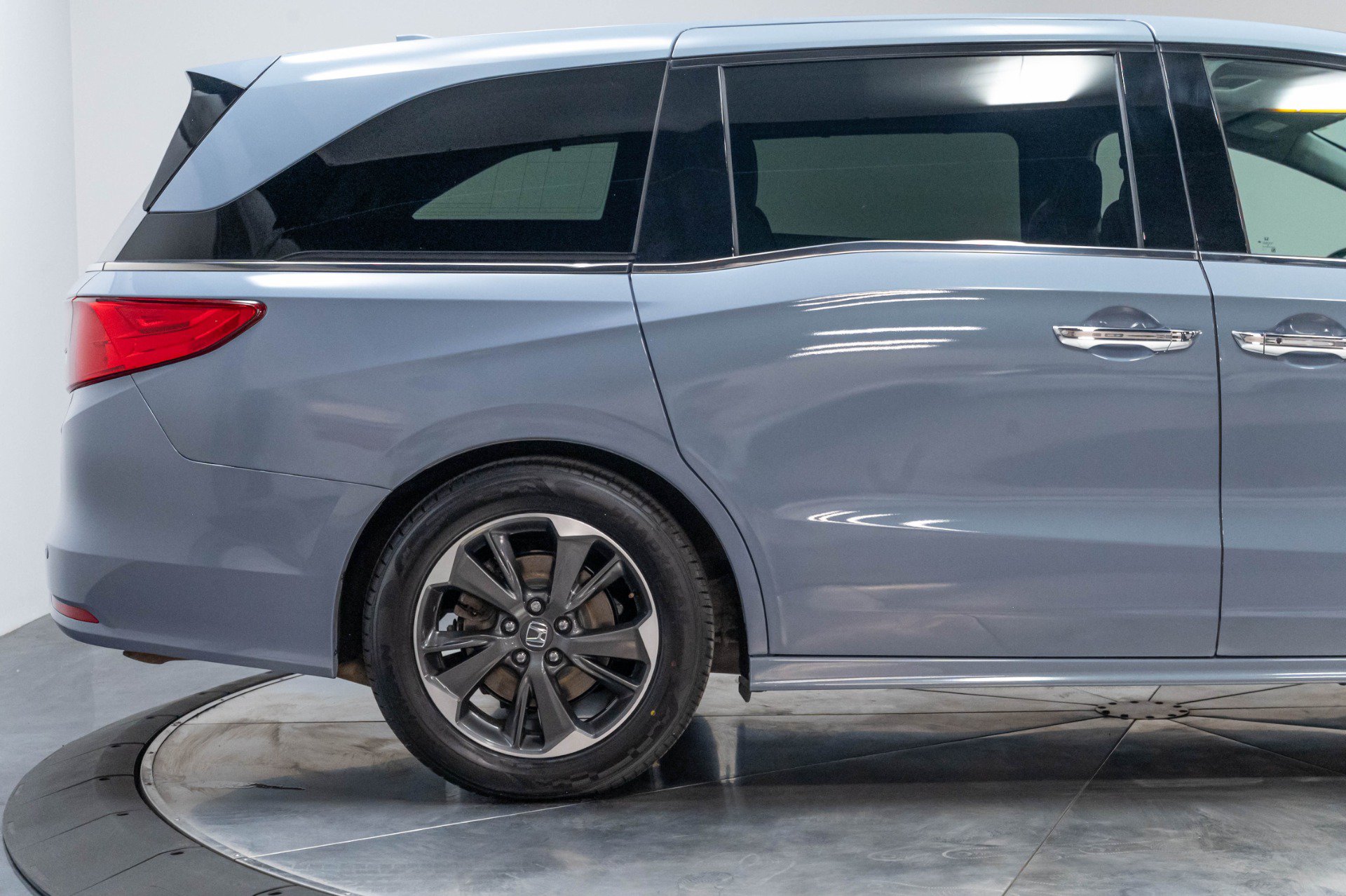 Used 2024 Honda Odyssey Elite image 39