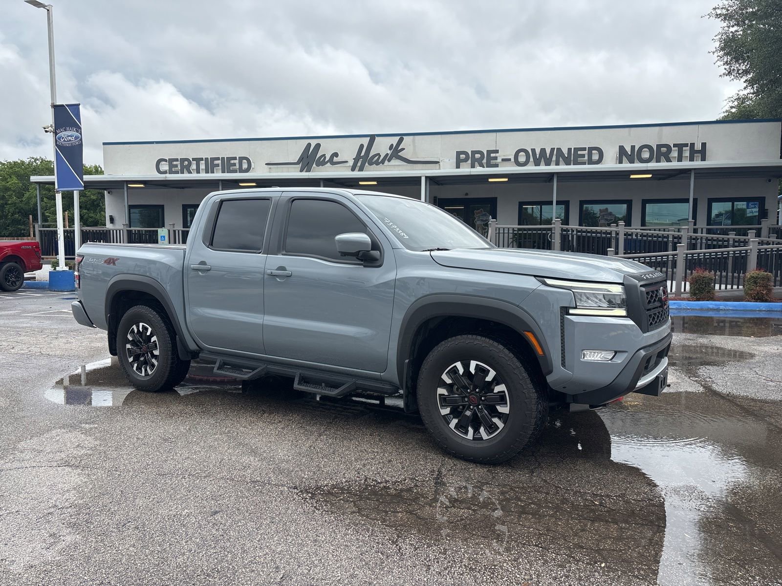 Used 2023 Nissan Frontier PRO-4X w/ Pro Convenience Package AWD/4WD image 2