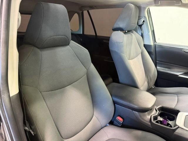 Used 2019 Toyota RAV4 XLE w/ Convenience Package image 27