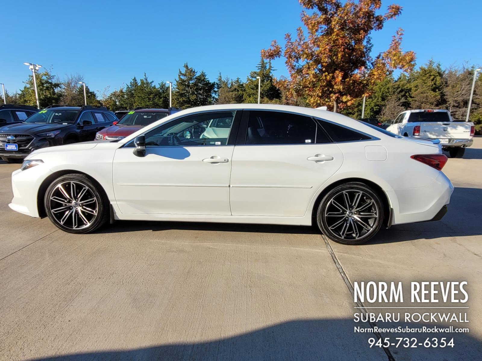 Used 2019 Toyota Avalon XSE image 22