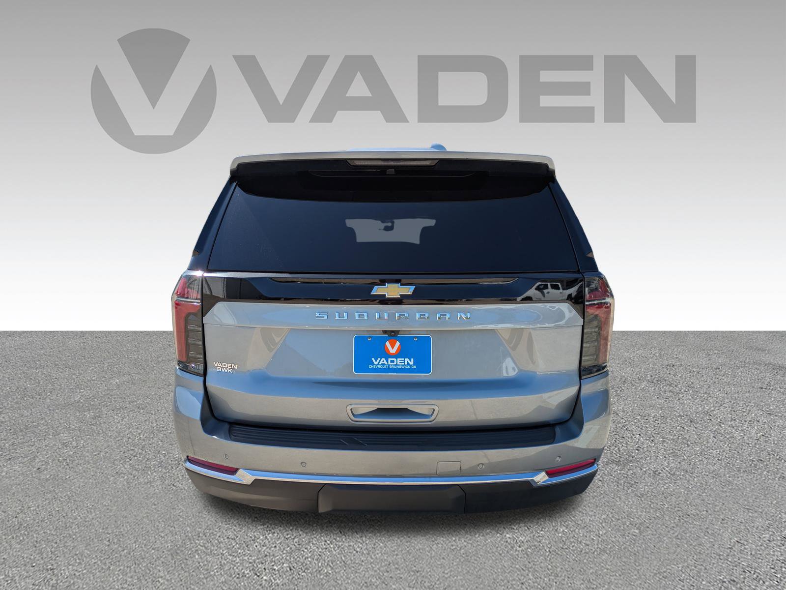 Used 2025 Chevrolet Suburban LS image 25