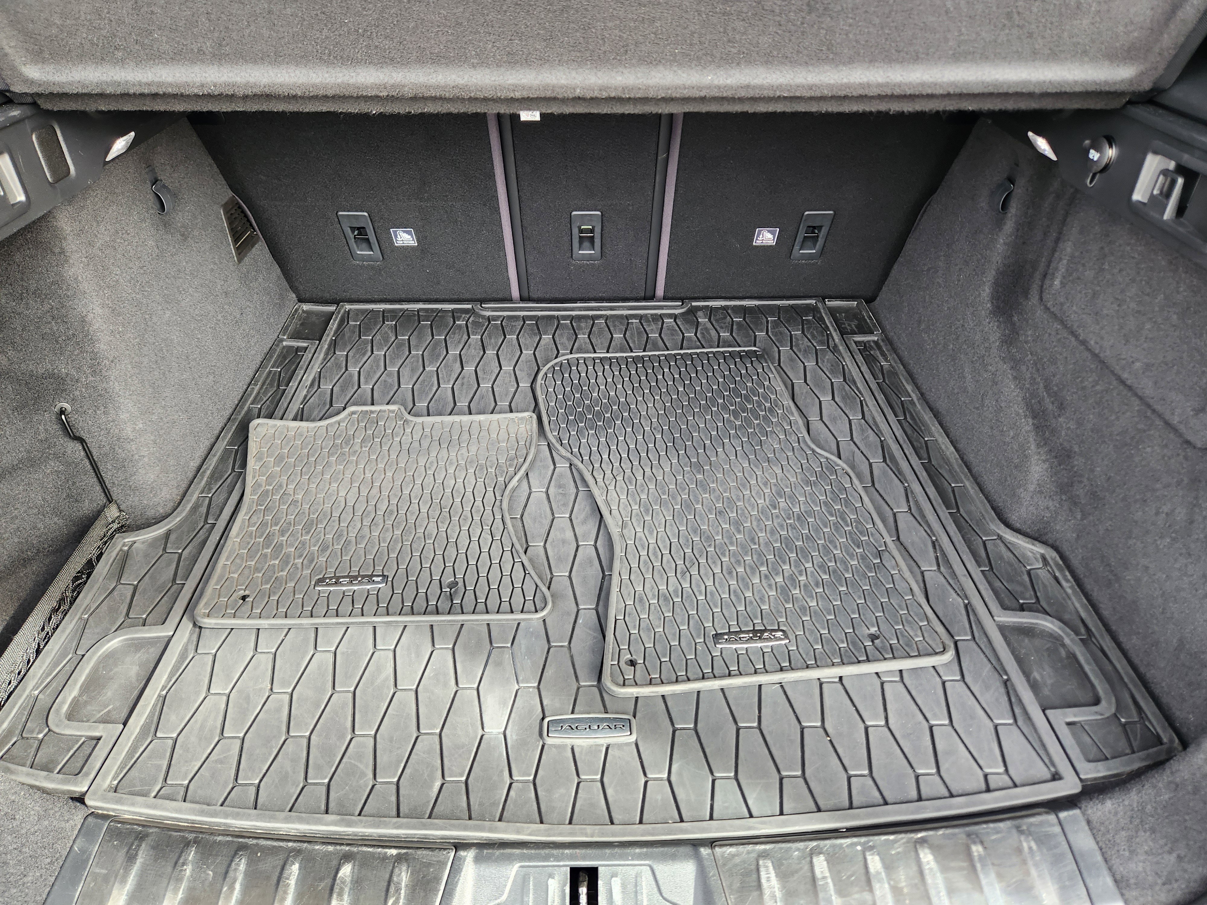 Used 2019 Jaguar F-PACE Premium image 22