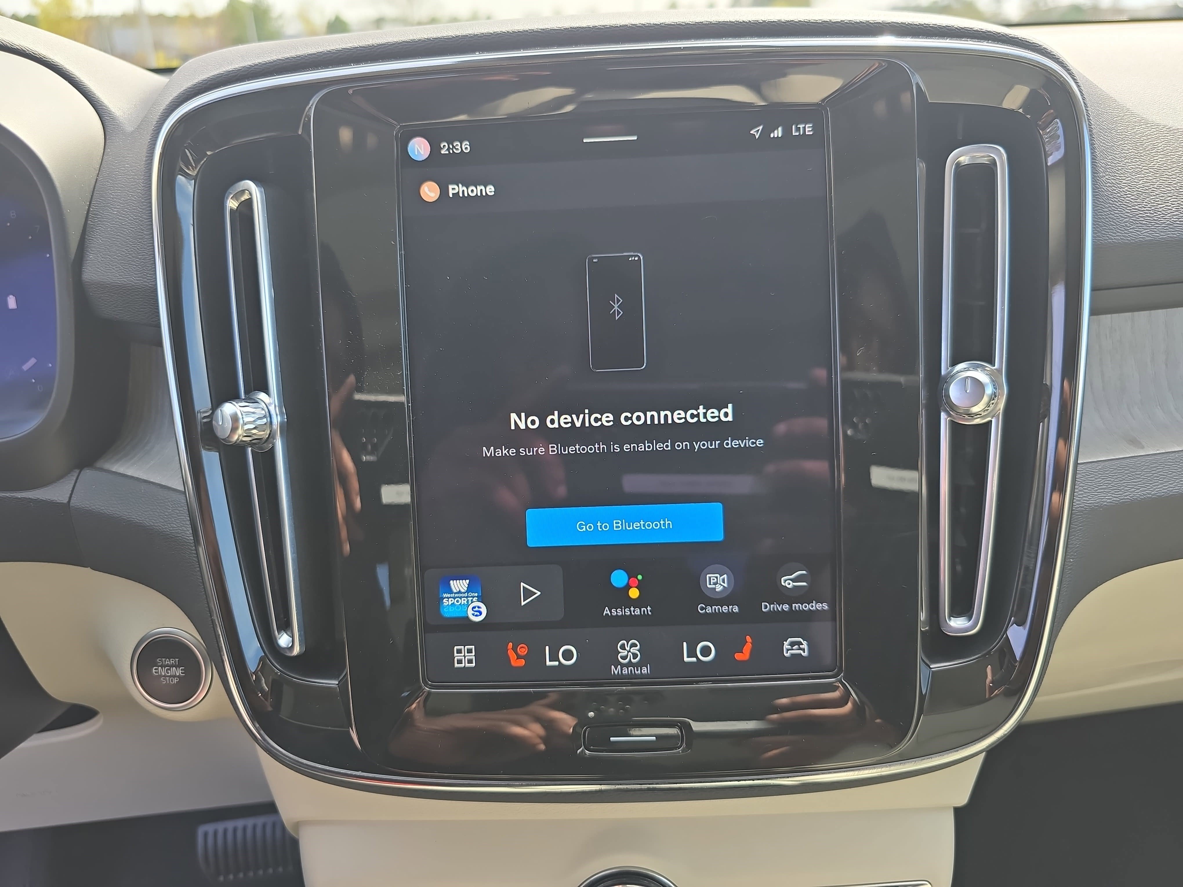 Used 2023 Volvo XC40 B4 Plus w/ Driver Assist Package image 23