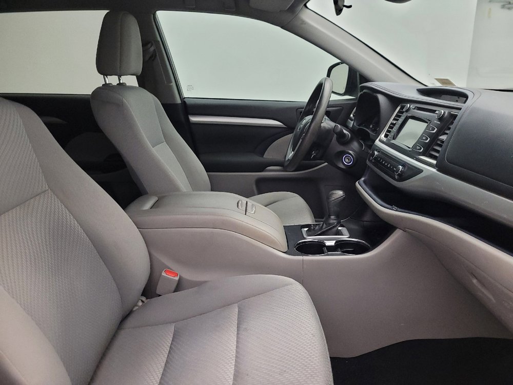 Used 2019 Toyota Highlander LE image 21