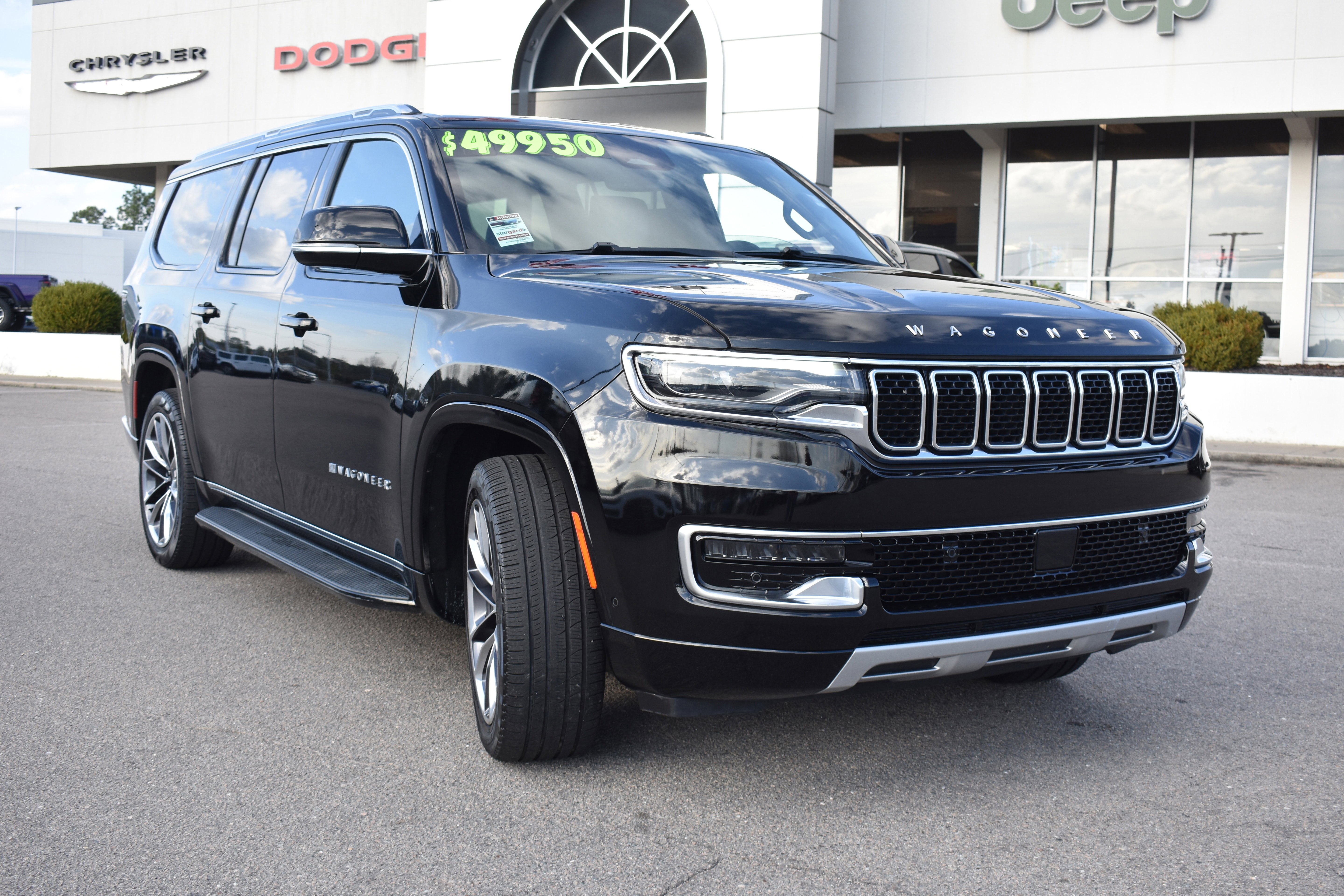 Used 2024 Jeep Wagoneer L Series II w/ Premium Group I image 3