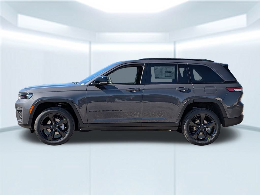 New 2026 Jeep Grand Cherokee Limited w/ Limited Altitude Package RWD video 2