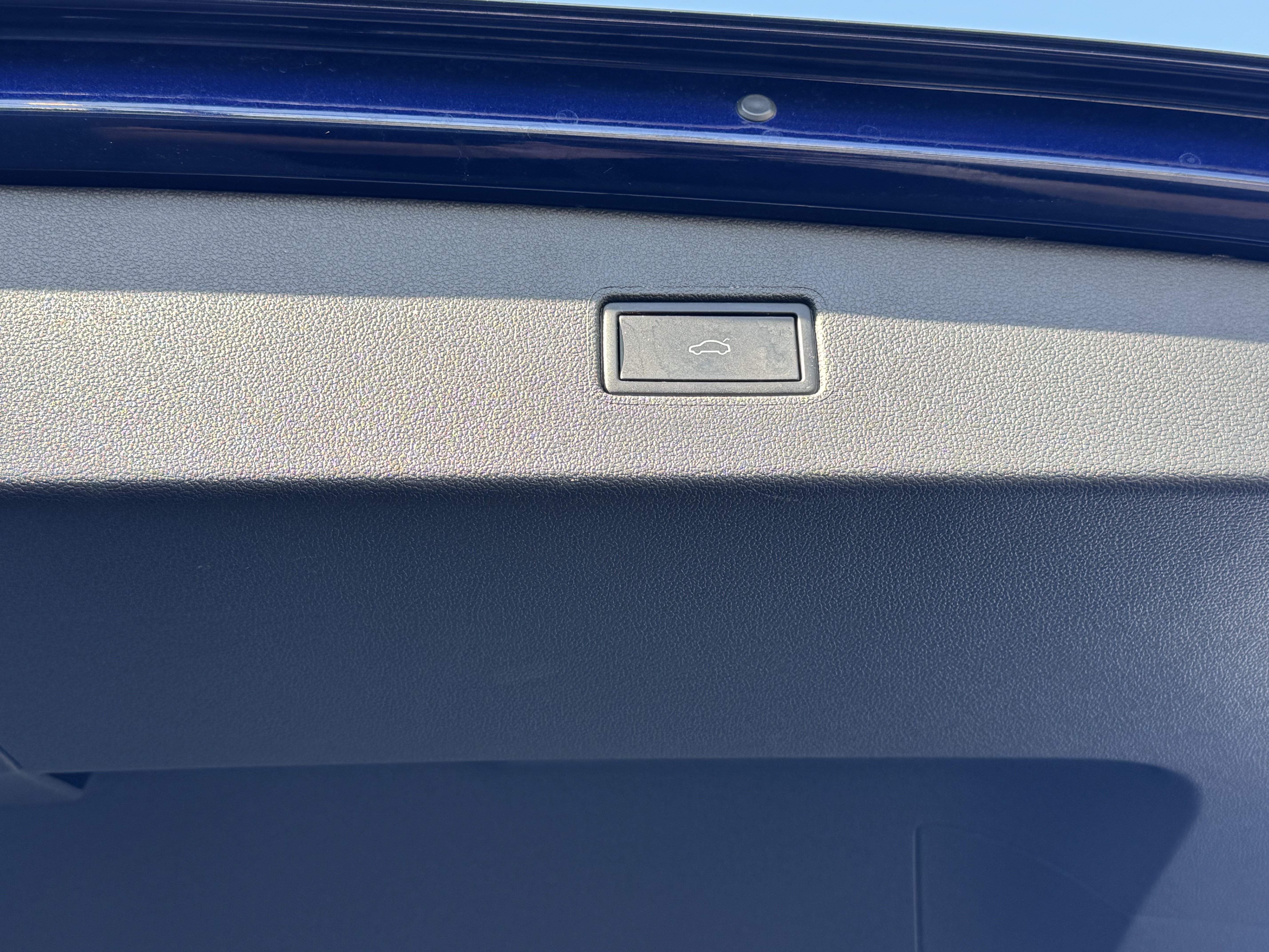 Certified 2024 Volkswagen Tiguan SE FWD image 39