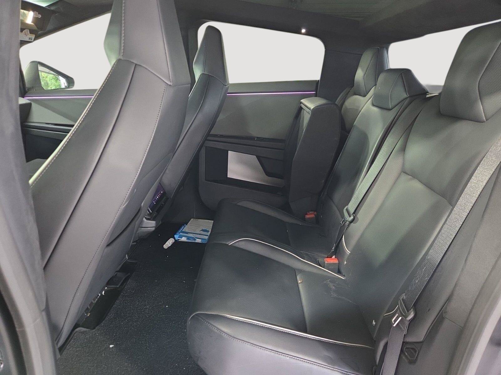 Used 2025 Tesla Cybertruck AWD Crew Cab image 5