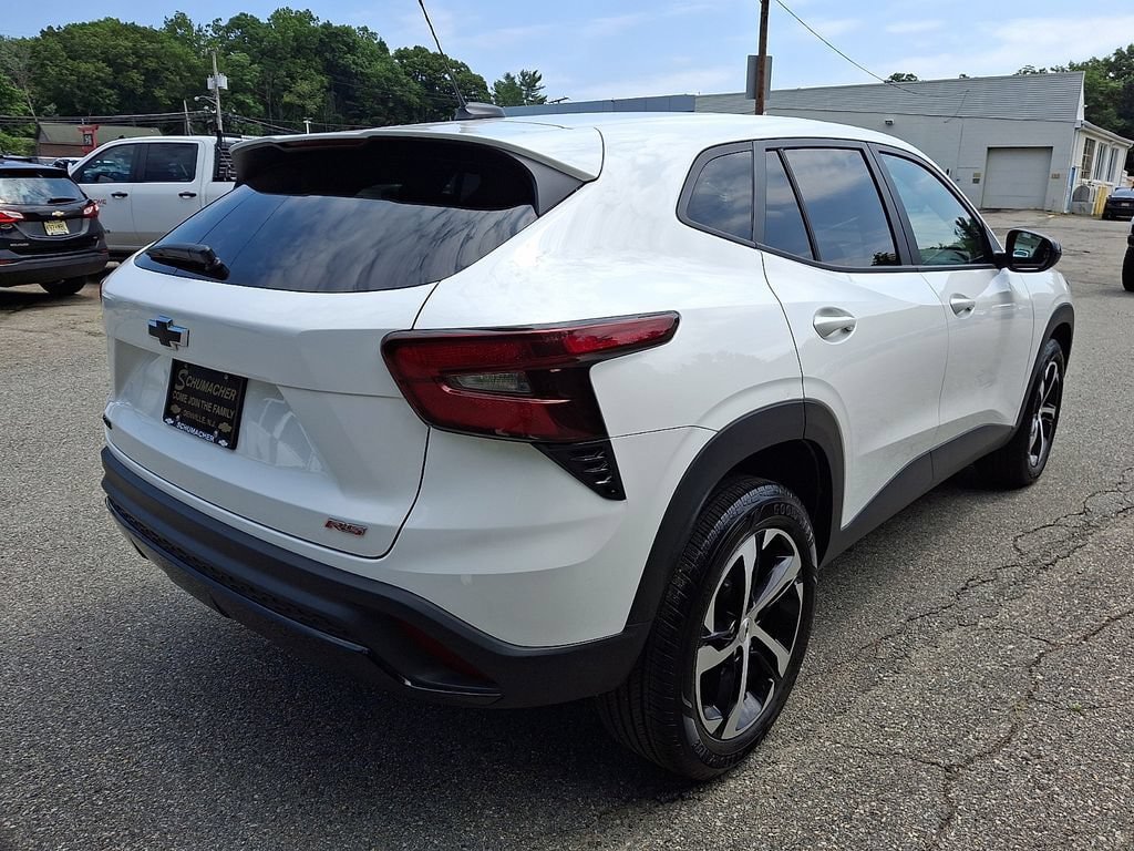 Used 2024 Chevrolet Trax RS FWD image 7