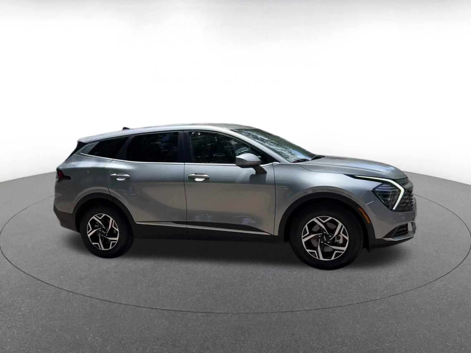 Used 2025 Kia Sportage LX FWD video 2