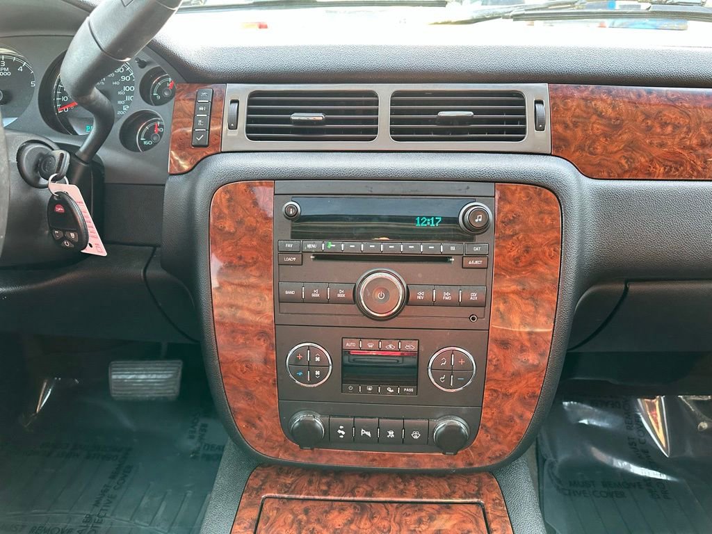 Used 2008 Chevrolet Avalanche LTZ w/ LTZ Preferred Equipment Group AWD/4WD image 25