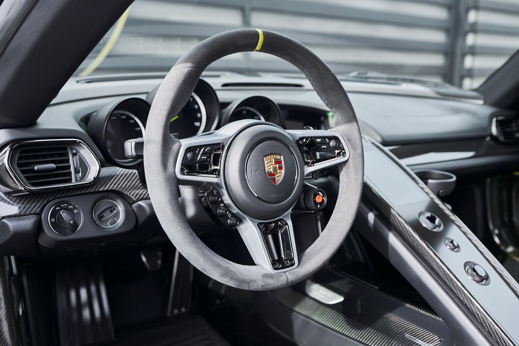 Used 2015 Porsche 918 Spyder image 53