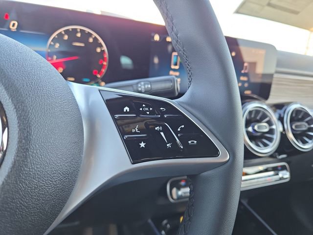 New 2026 Mercedes-Benz GLB 250 4MATIC image 17