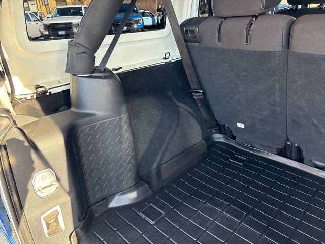 Used 2016 Jeep Wrangler Unlimited Sahara w/ Connectivity Group image 41