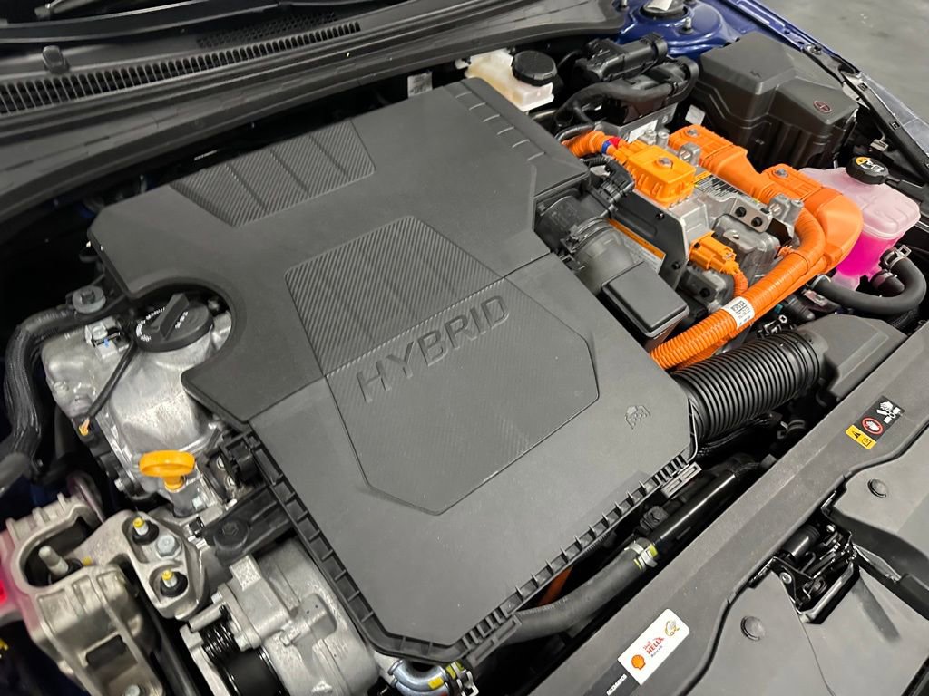 Used 2023 Hyundai Elantra Blue image 32