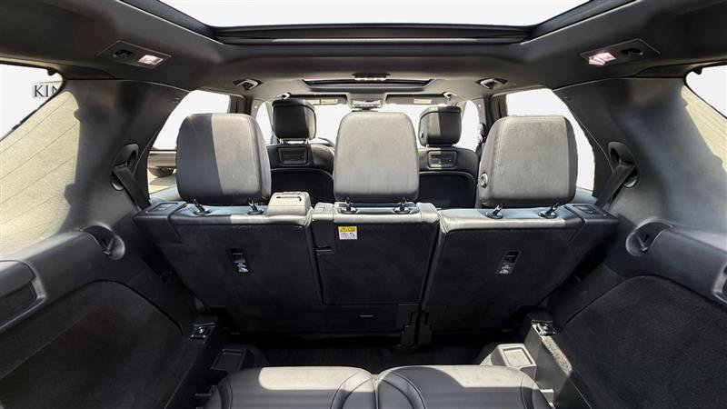 Used 2024 Land Rover Discovery Dynamic SE AWD/4WD image 24