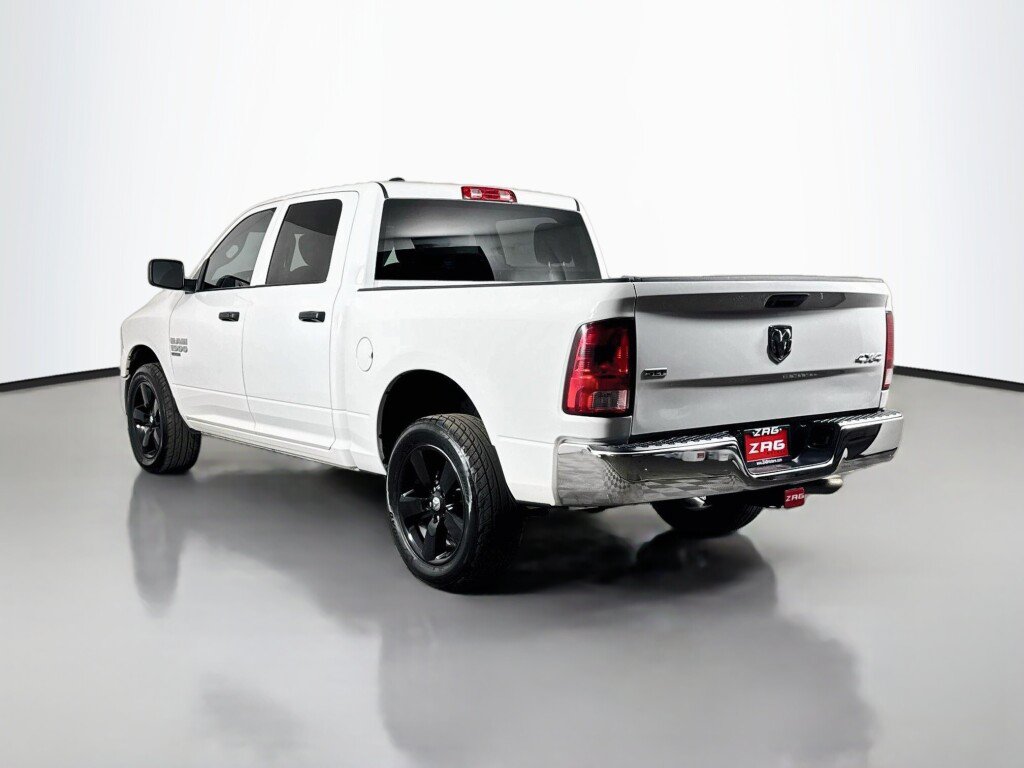 Used 2023 RAM 1500 Classic SLT AWD/4WD image 3