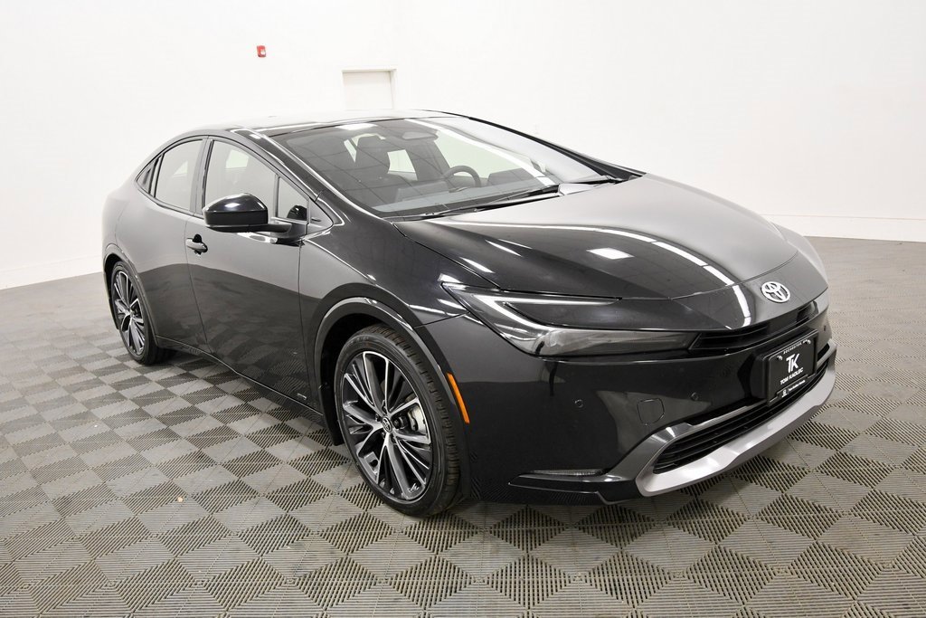 Used 2024 Toyota Prius XLE image 10
