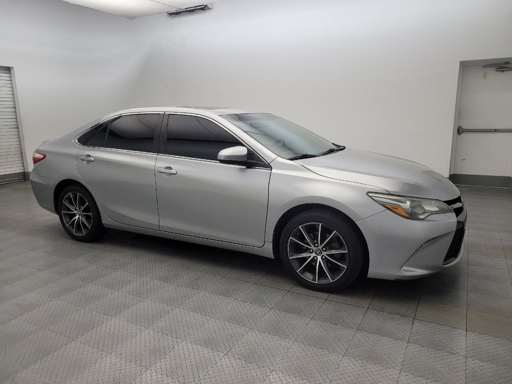 Used 2017 Toyota Camry XSE w/ Moonroof Package FWD image 11