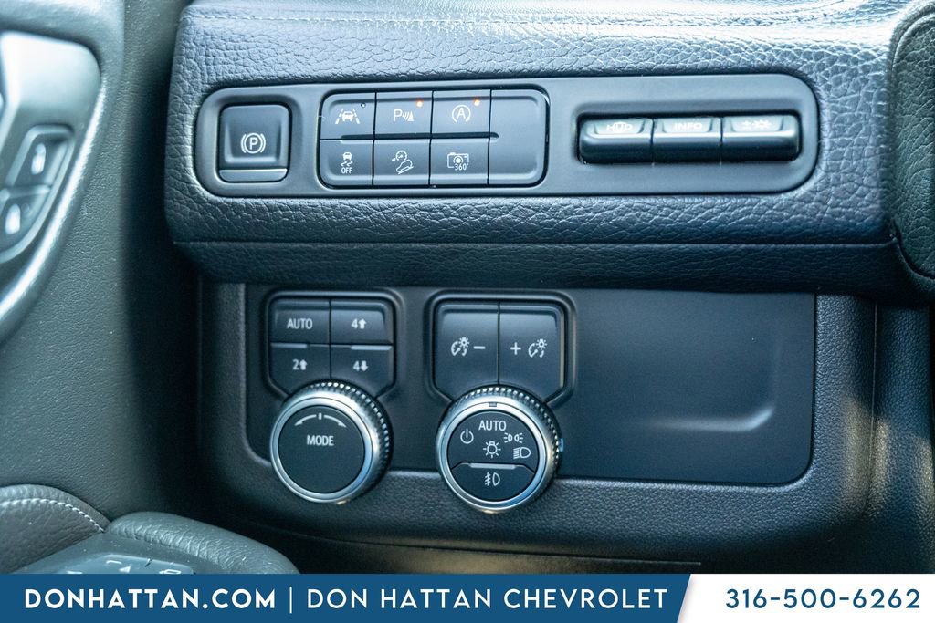 Used 2024 GMC Yukon XL Denali image 15