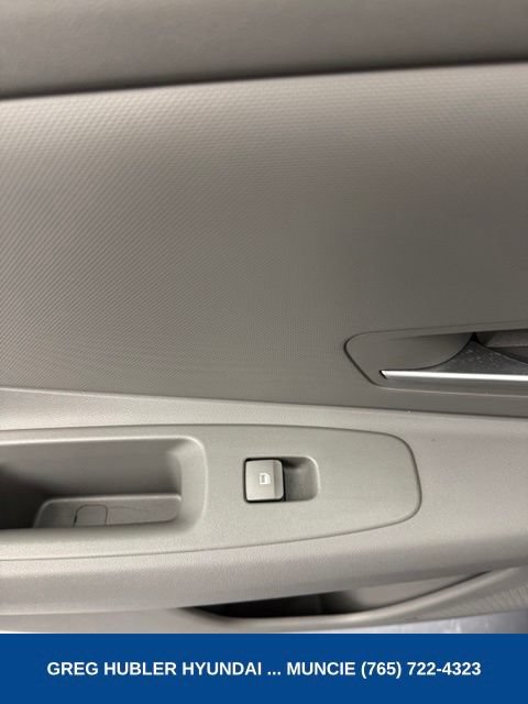 Used 2023 Hyundai Elantra SE FWD image 58
