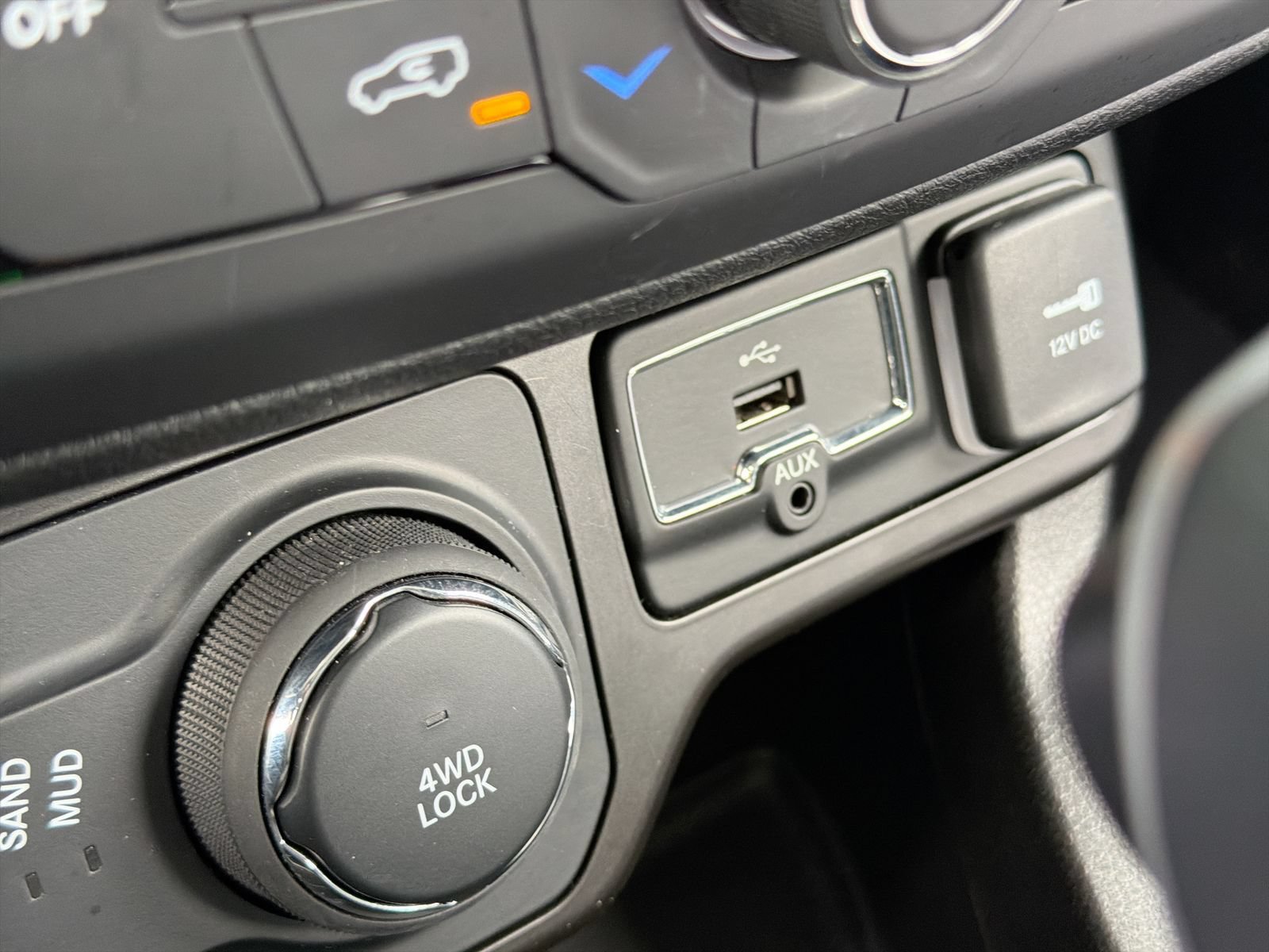 Used 2021 Jeep Renegade Limited AWD/4WD image 35