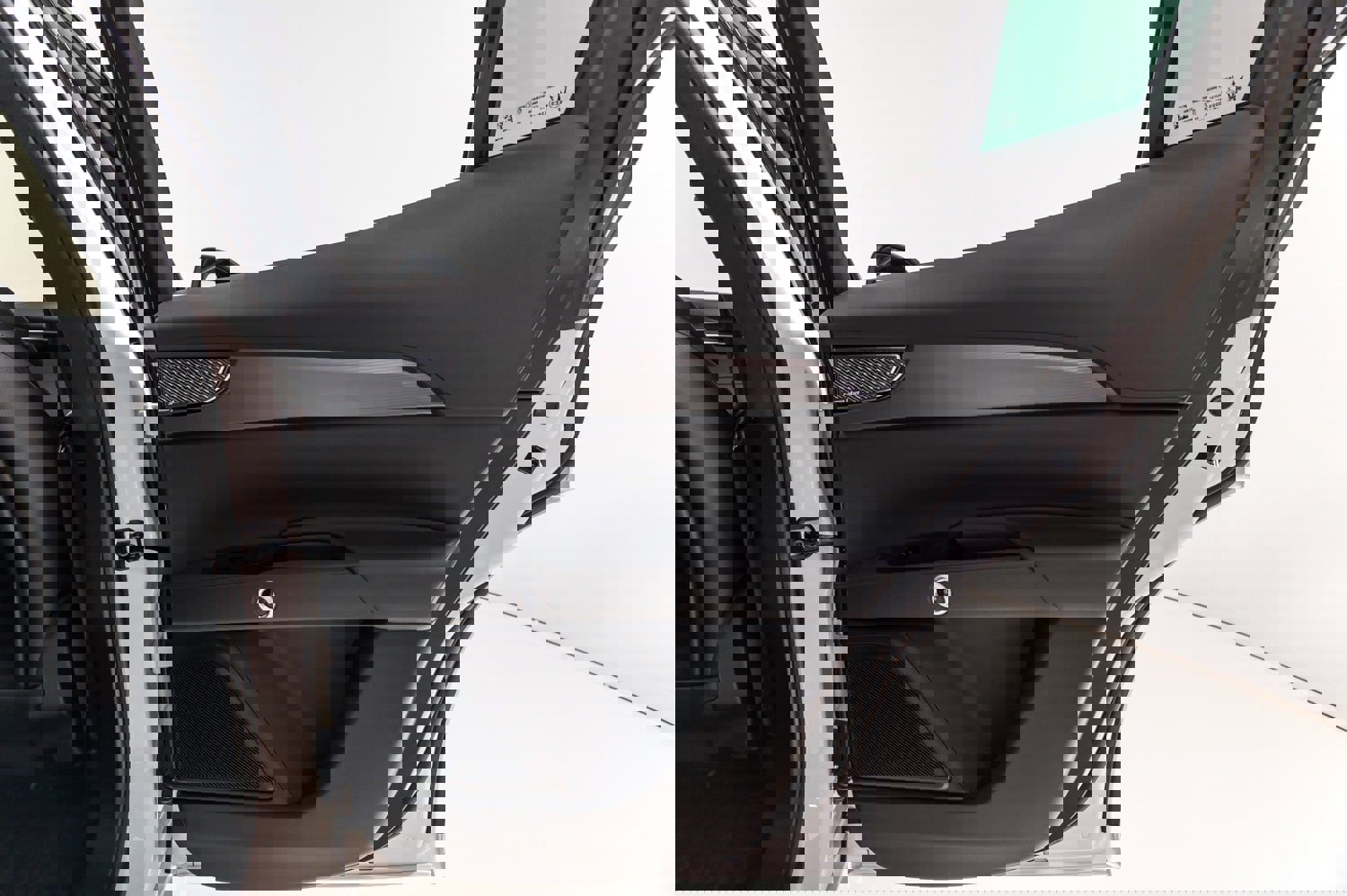 Used 2024 Maserati Grecale GT image 25