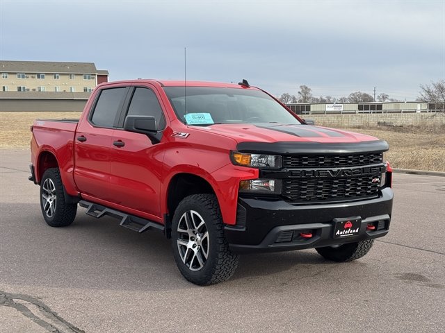 Used 2019 Chevrolet Silverado 1500 Custom Trail Boss w/ Custom Convenience Package image 3