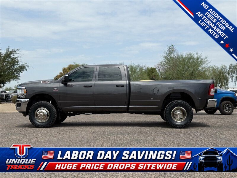 Used 2024 RAM 3500 Tradesman w/ Chrome Appearance Group AWD/4WD image 9