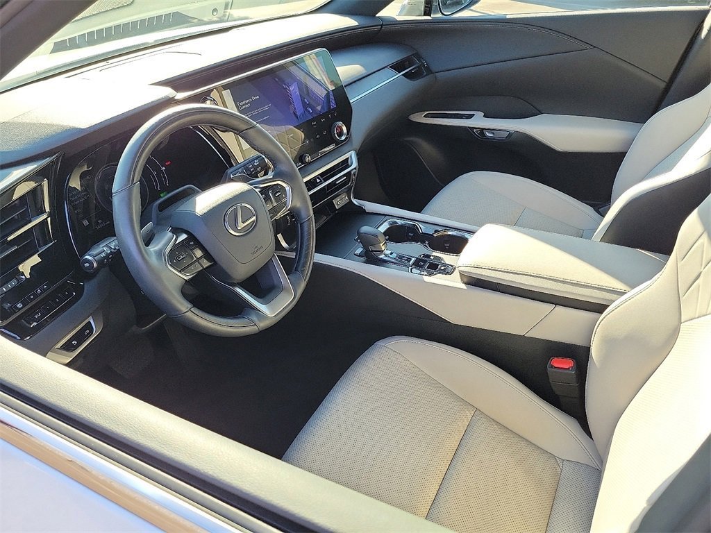 Used 2023 Lexus RX 350h image 3