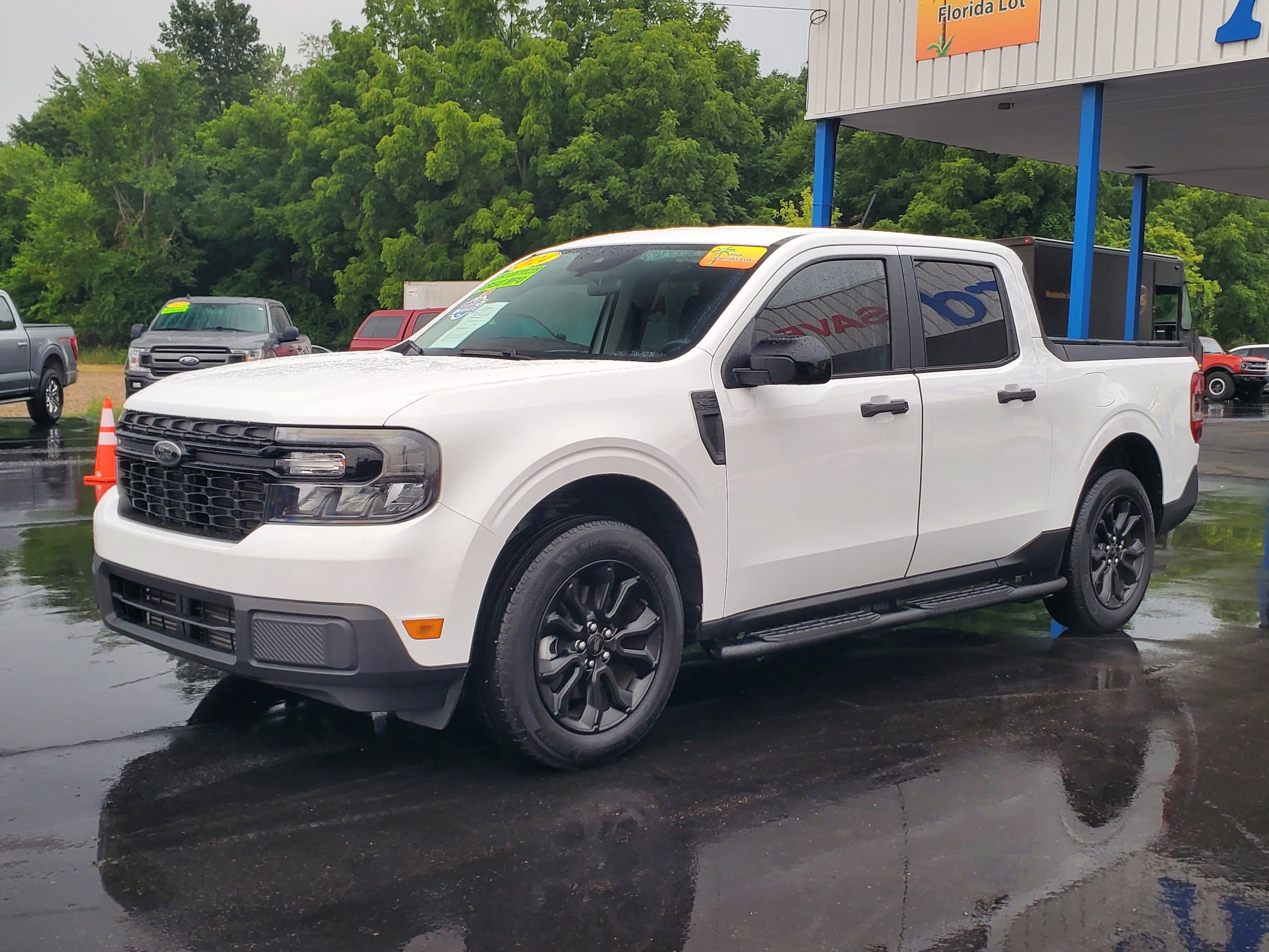 Used 2024 Ford Maverick XLT w/ XLT Luxury Package AWD/4WD image 2