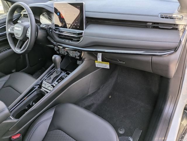 Certified 2026 Jeep Compass Latitude w/ Sun and Sound Group AWD/4WD image 35