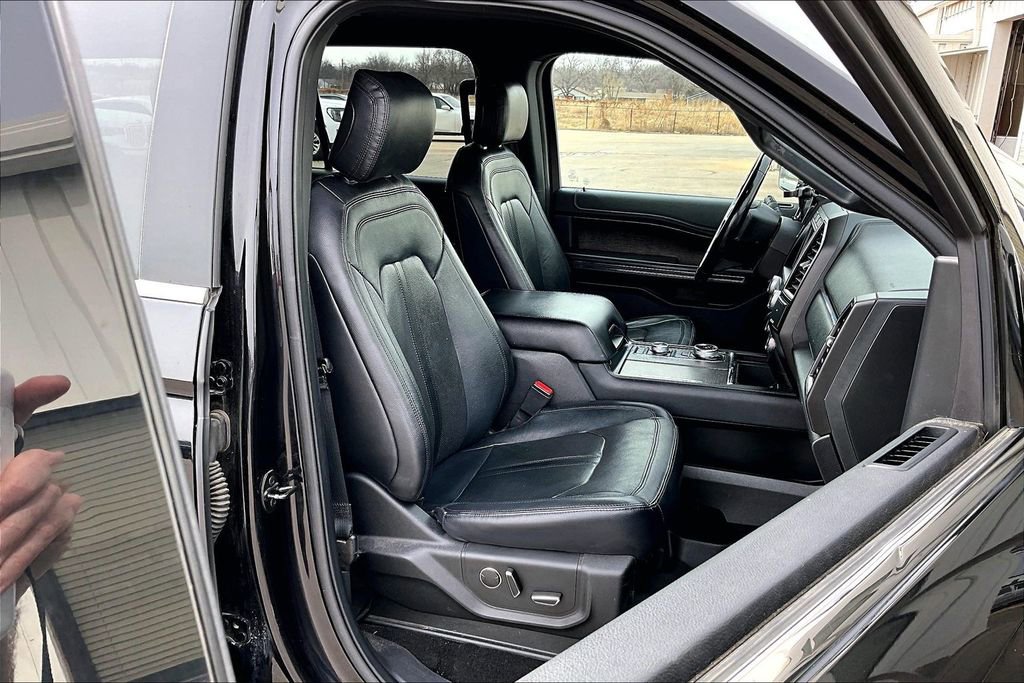 Used 2019 Ford Expedition Max Limited image 10