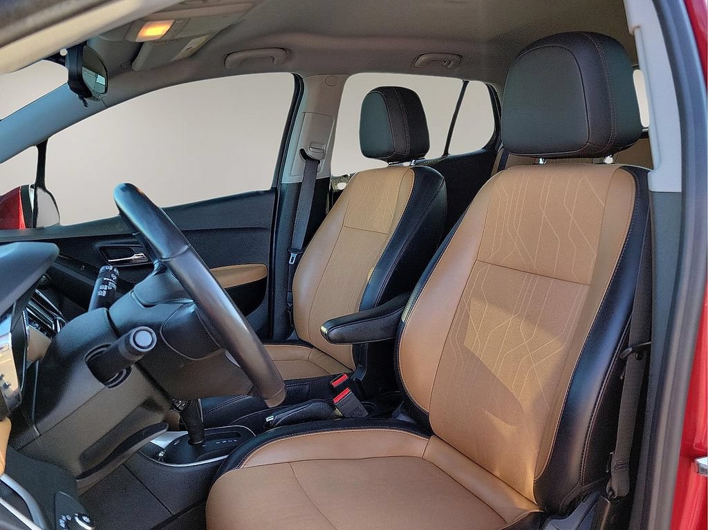 Used 2019 Chevrolet Trax LT w/ LT Convenience Package FWD image 11