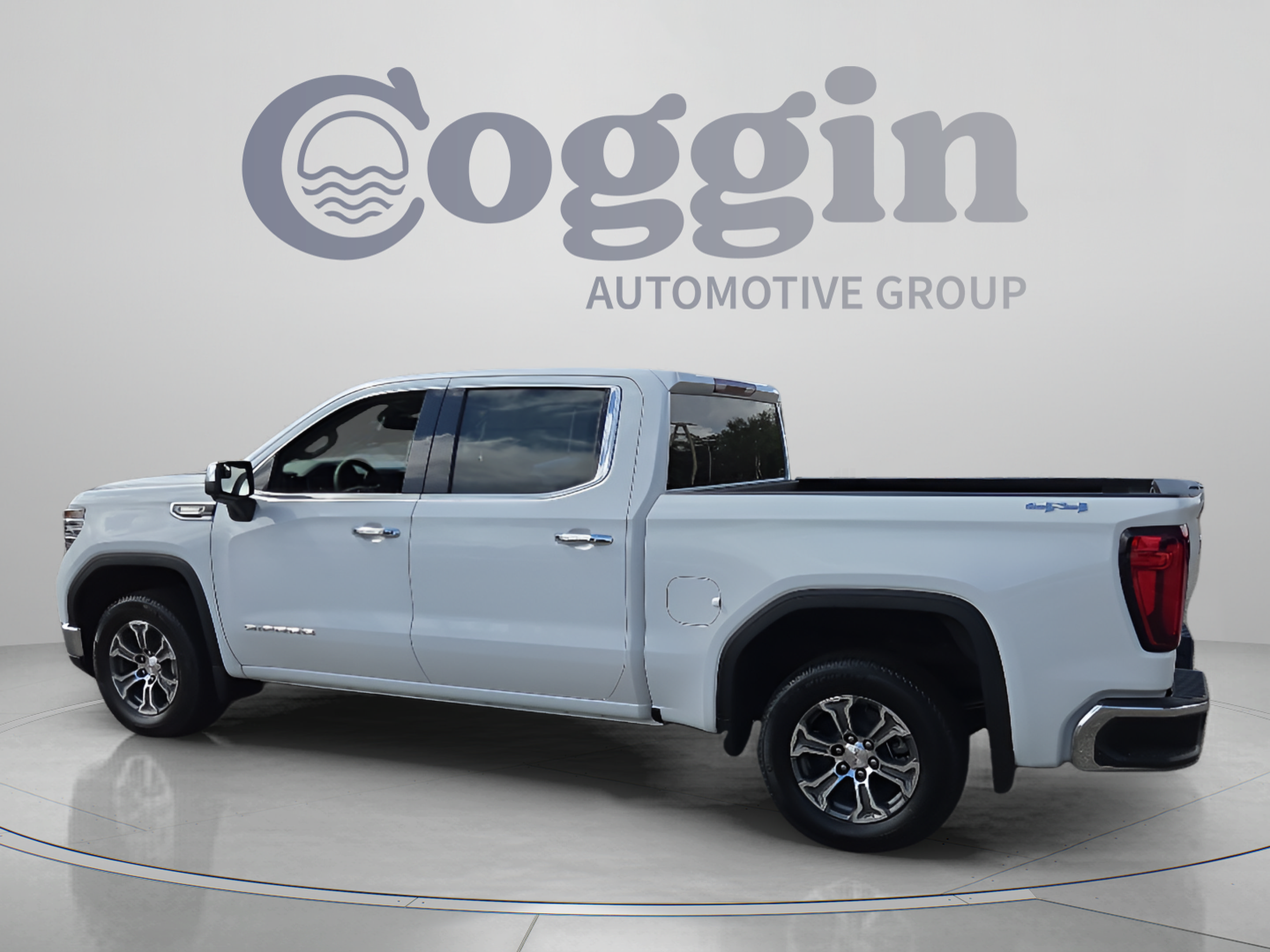 New 2026 GMC Sierra 1500 SLT AWD/4WD image 3