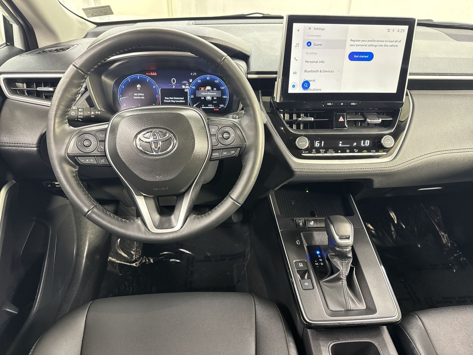 Used 2026 Toyota Corolla Cross XLE AWD/4WD image 35