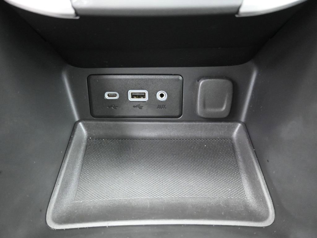 Used 2024 GMC Terrain SLE image 29