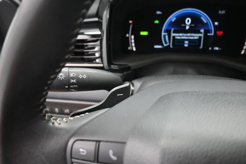 Used 2025 Toyota Camry SE FWD image 36