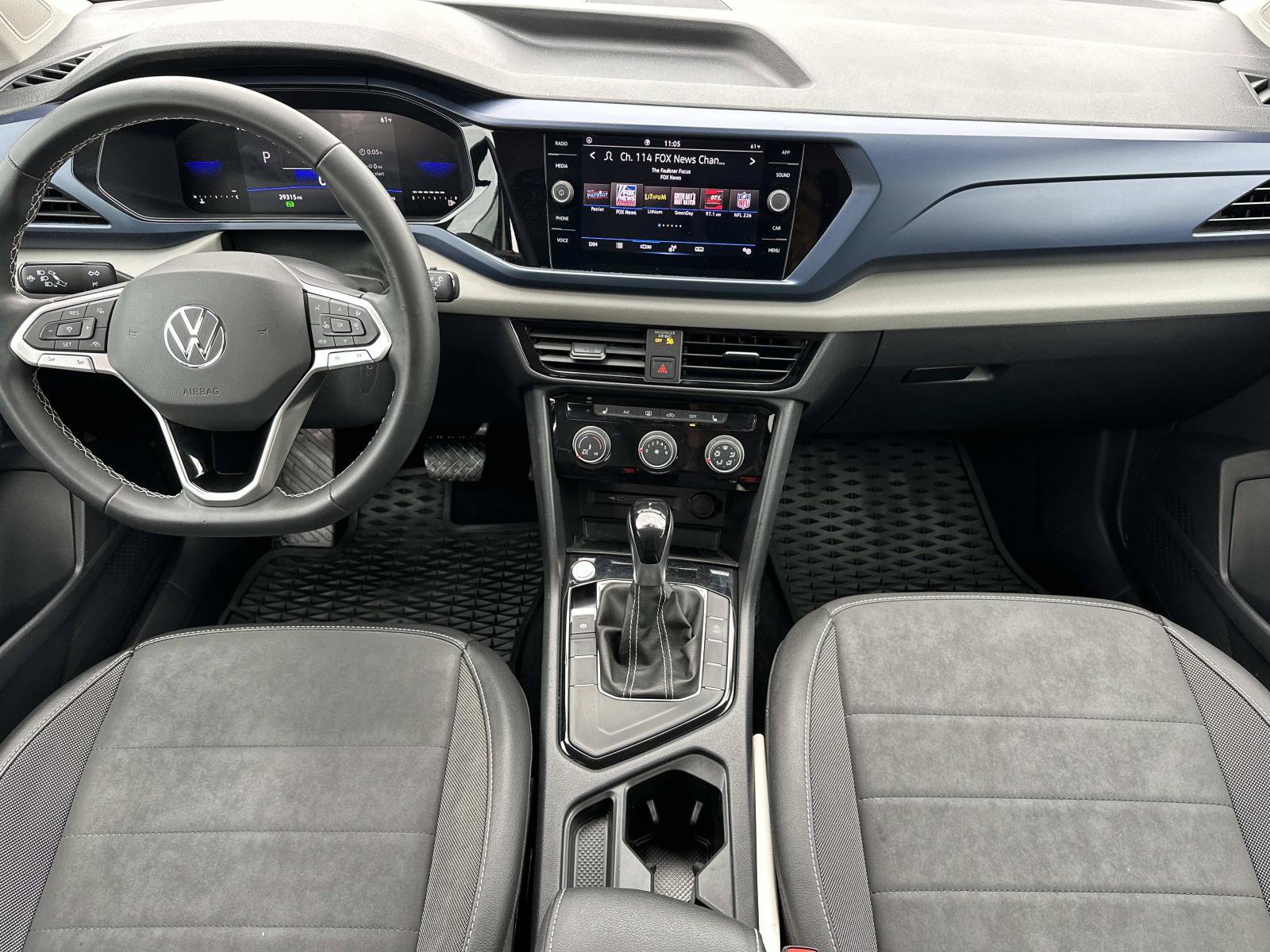 Used 2023 Volkswagen Taos SE FWD image 12