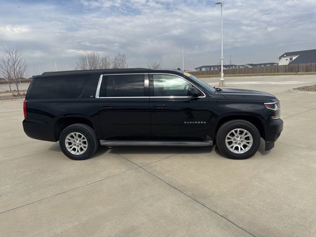Used 2015 Chevrolet Suburban LT image 2