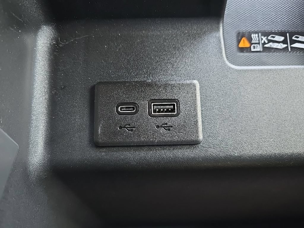 Used 2025 GMC Sierra 1500 AT4 w/ AT4 Premium Package AWD/4WD image 41