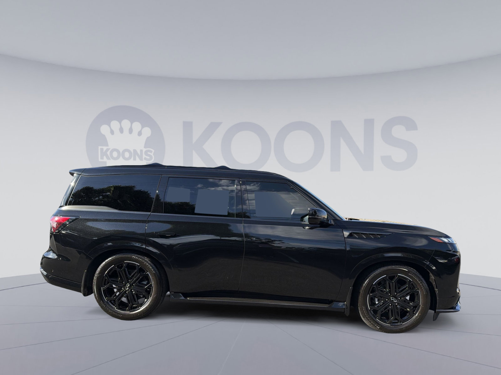 Used 2026 INFINITI QX80 4WD w/ Sport Exterior Package image 8