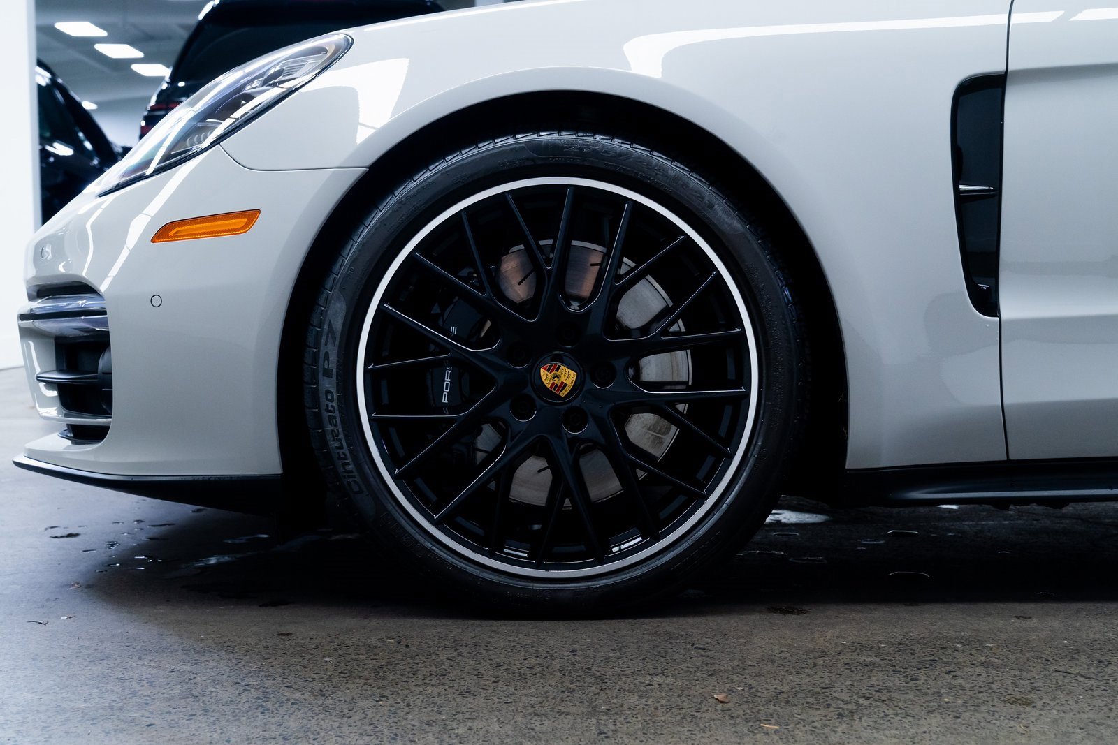 Used 2023 Porsche Panamera GTS image 7