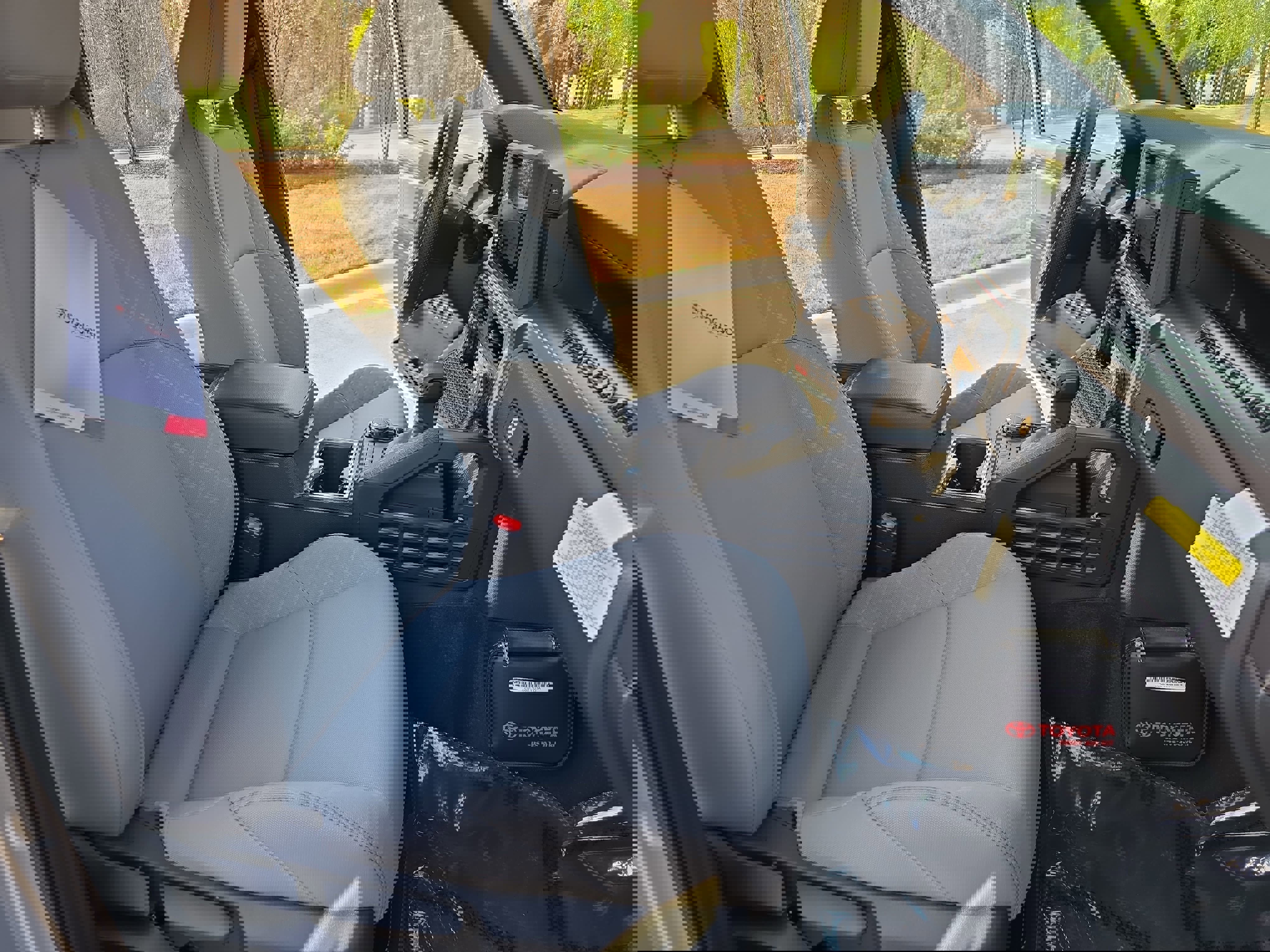 Used 2025 Toyota Tacoma SR5 image 10