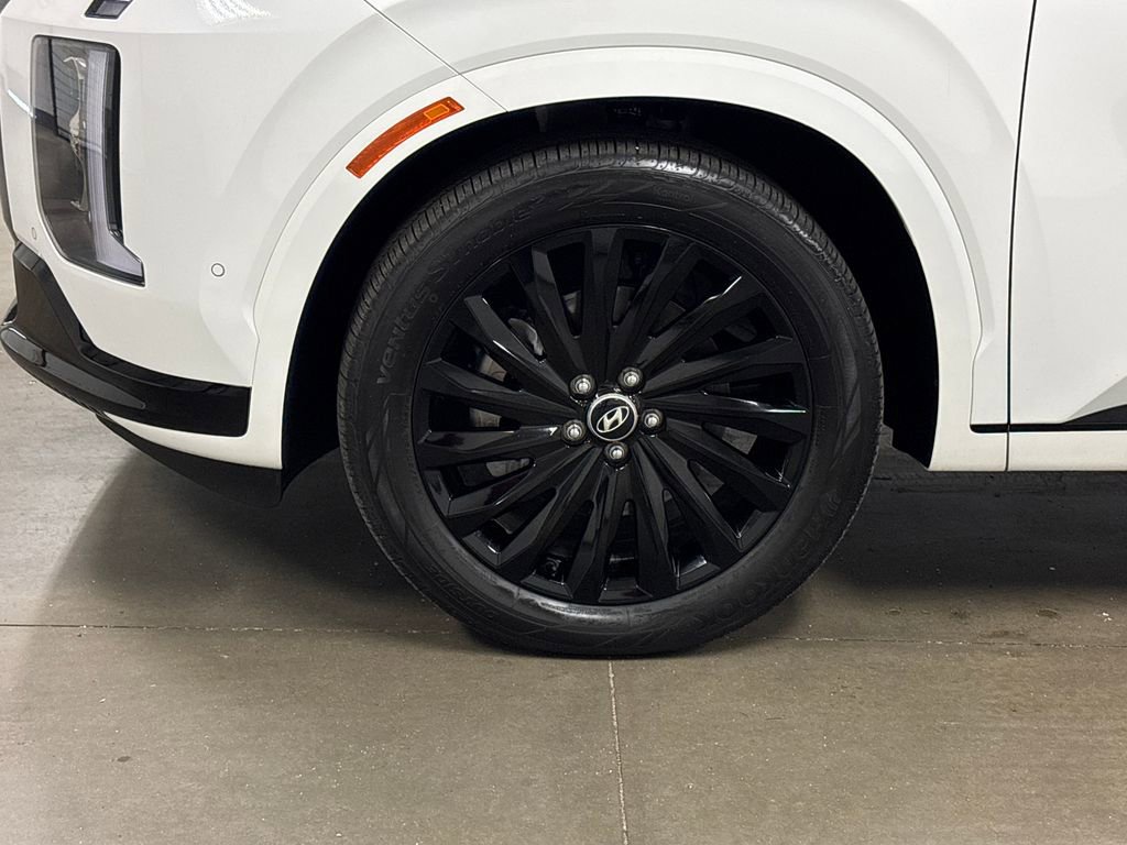 Used 2025 Hyundai Palisade Calligraphy image 11