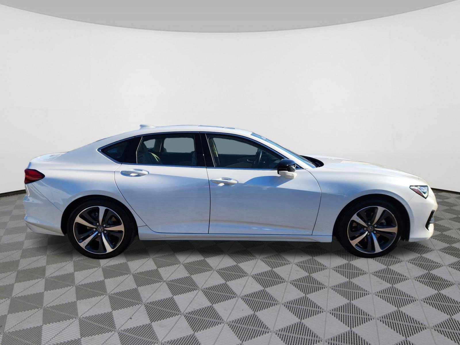 Certified 2025 Acura TLX w/ Technology Package image 6