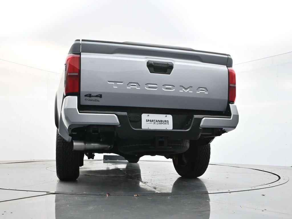 Used 2024 Toyota Tacoma TRD Off-Road image 32